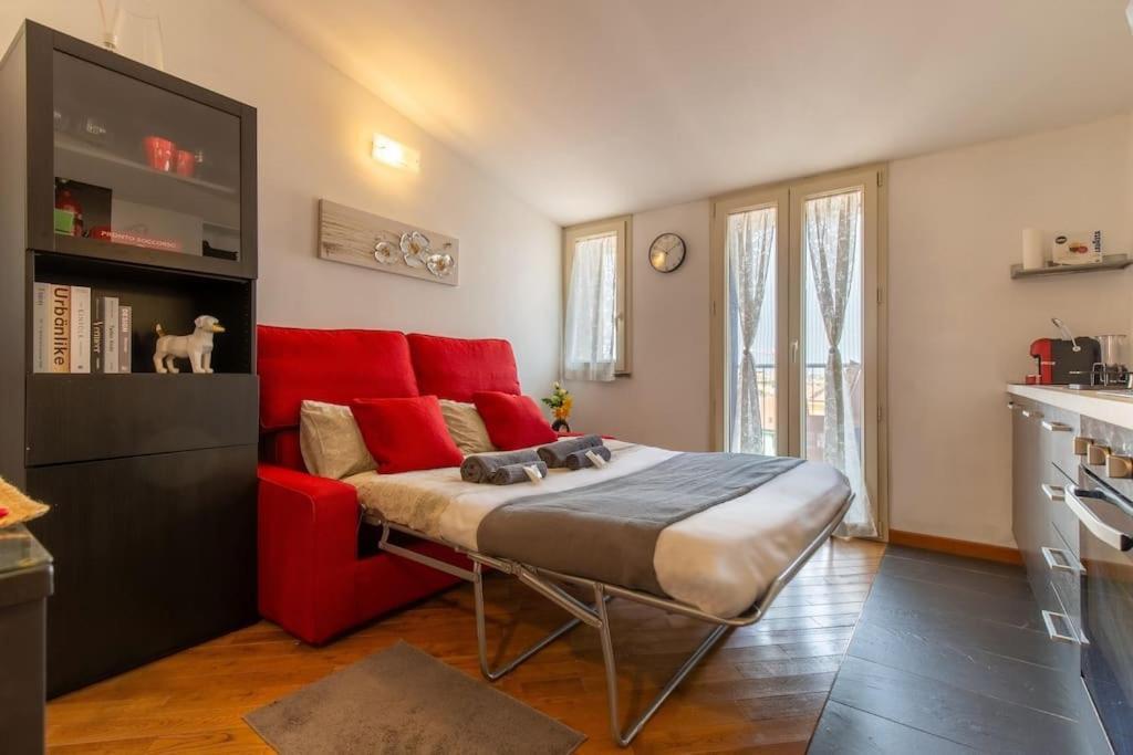 Unique & Strategic Flat, 50M From M4 Station Lägenhet Milano Exteriör bild