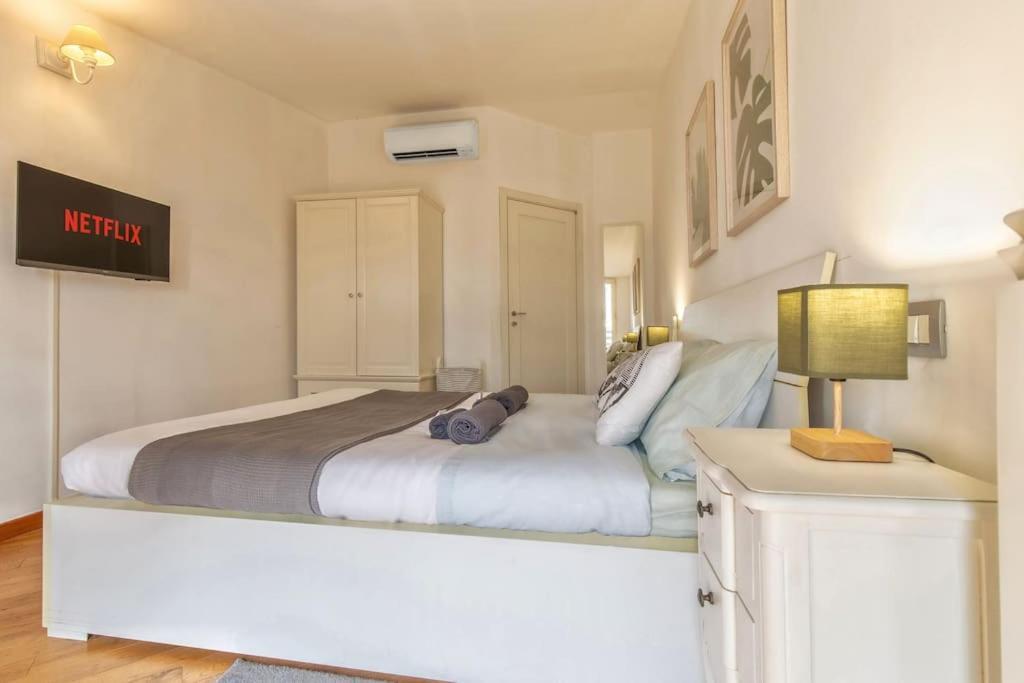 Unique & Strategic Flat, 50M From M4 Station Lägenhet Milano Exteriör bild