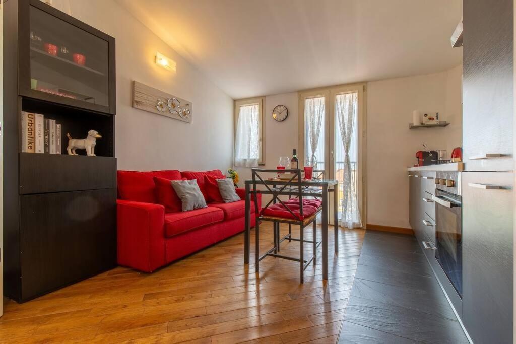 Unique & Strategic Flat, 50M From M4 Station Lägenhet Milano Exteriör bild