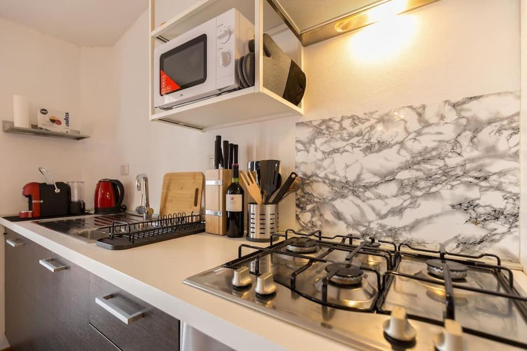 Unique & Strategic Flat, 50M From M4 Station Lägenhet Milano Exteriör bild